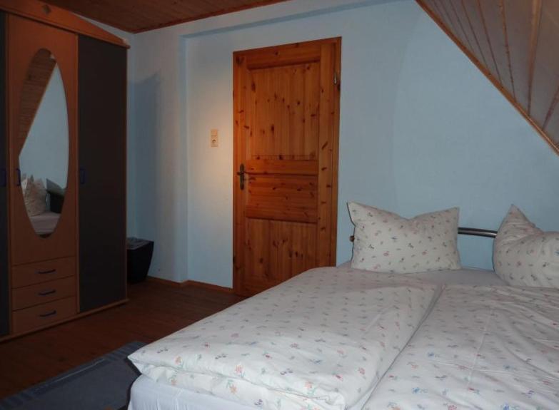 Landgasthaus Am Frauenstein Hotel Hinterweidenthal Bilik gambar